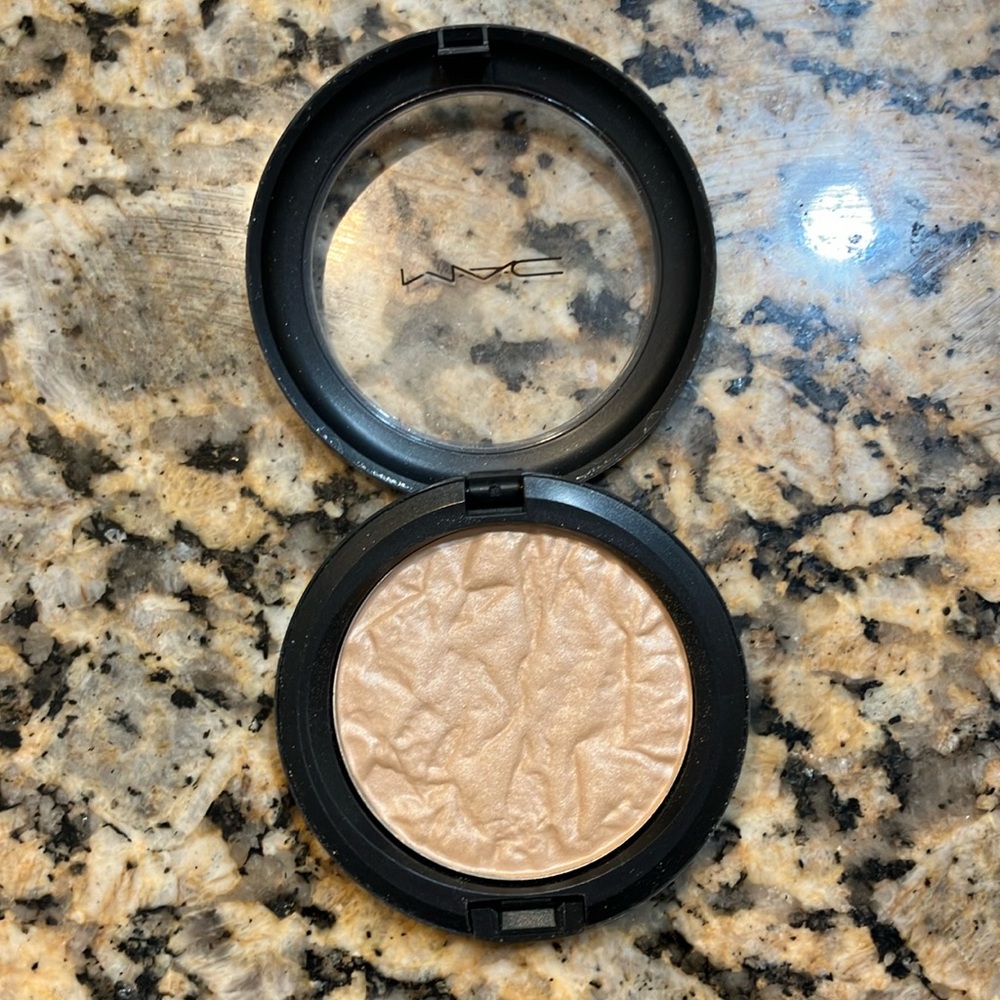 MAC chez chez lame - discontinued